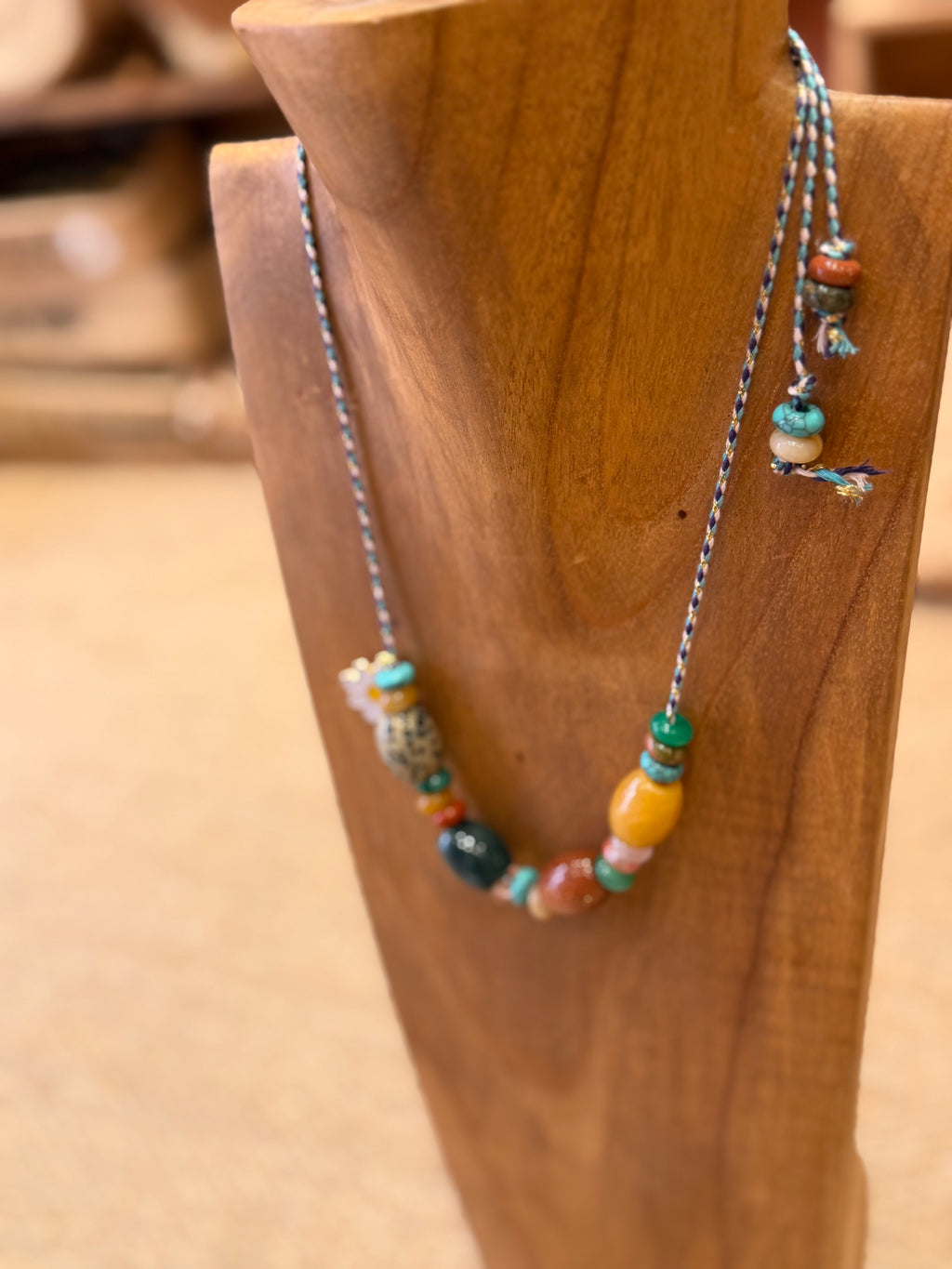 BIG BEADS NECKLACE