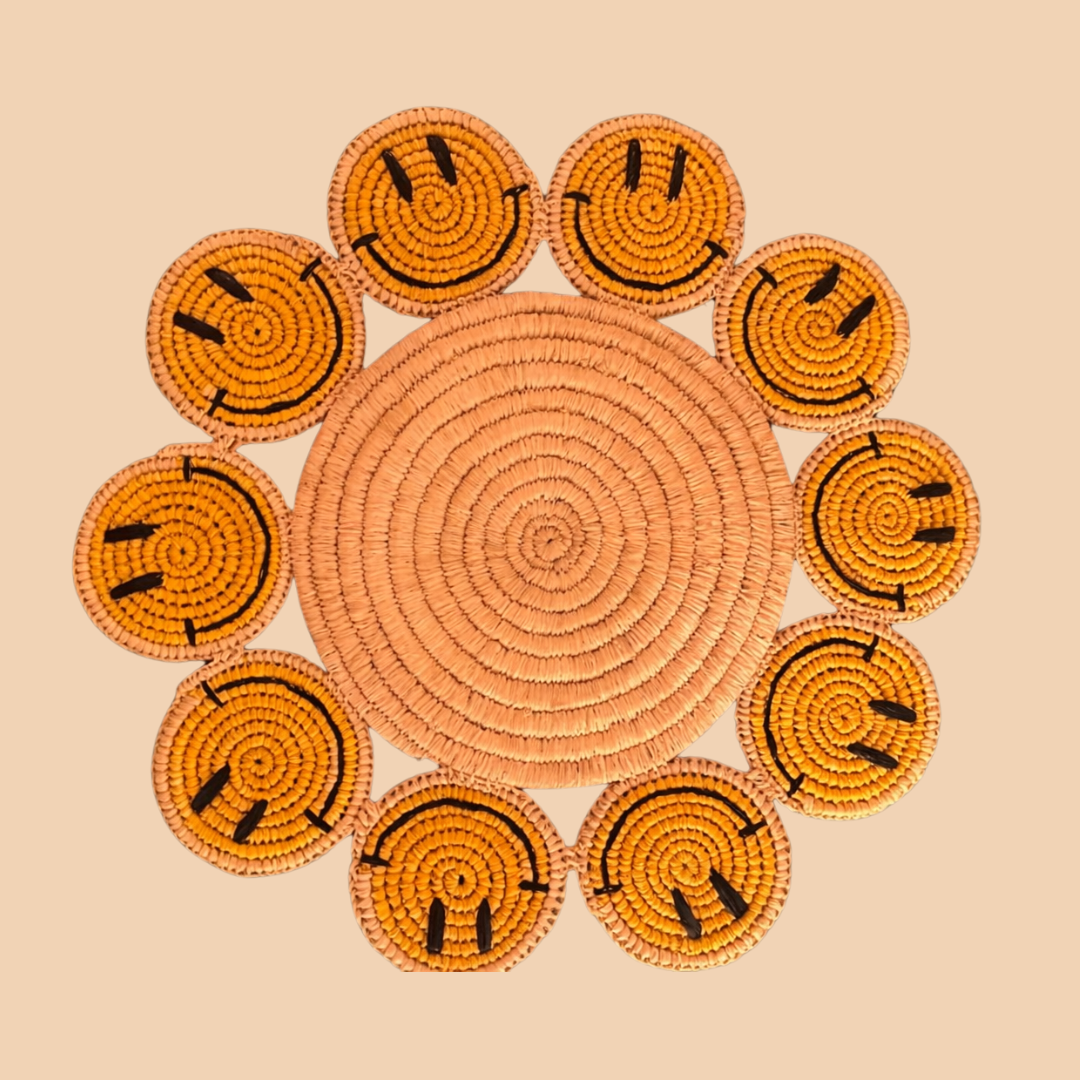 SMILEY TABLE SET